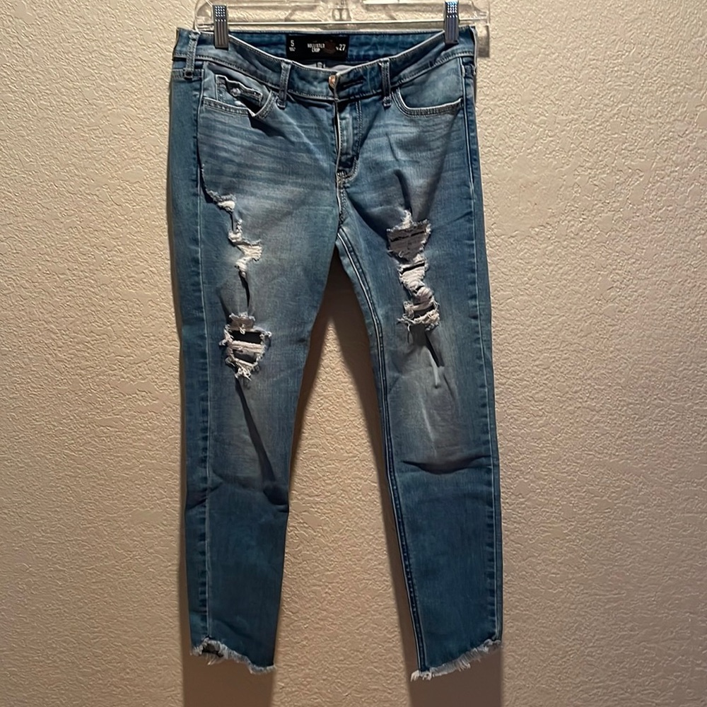 Hollister crop blue jeans Sz 5 27